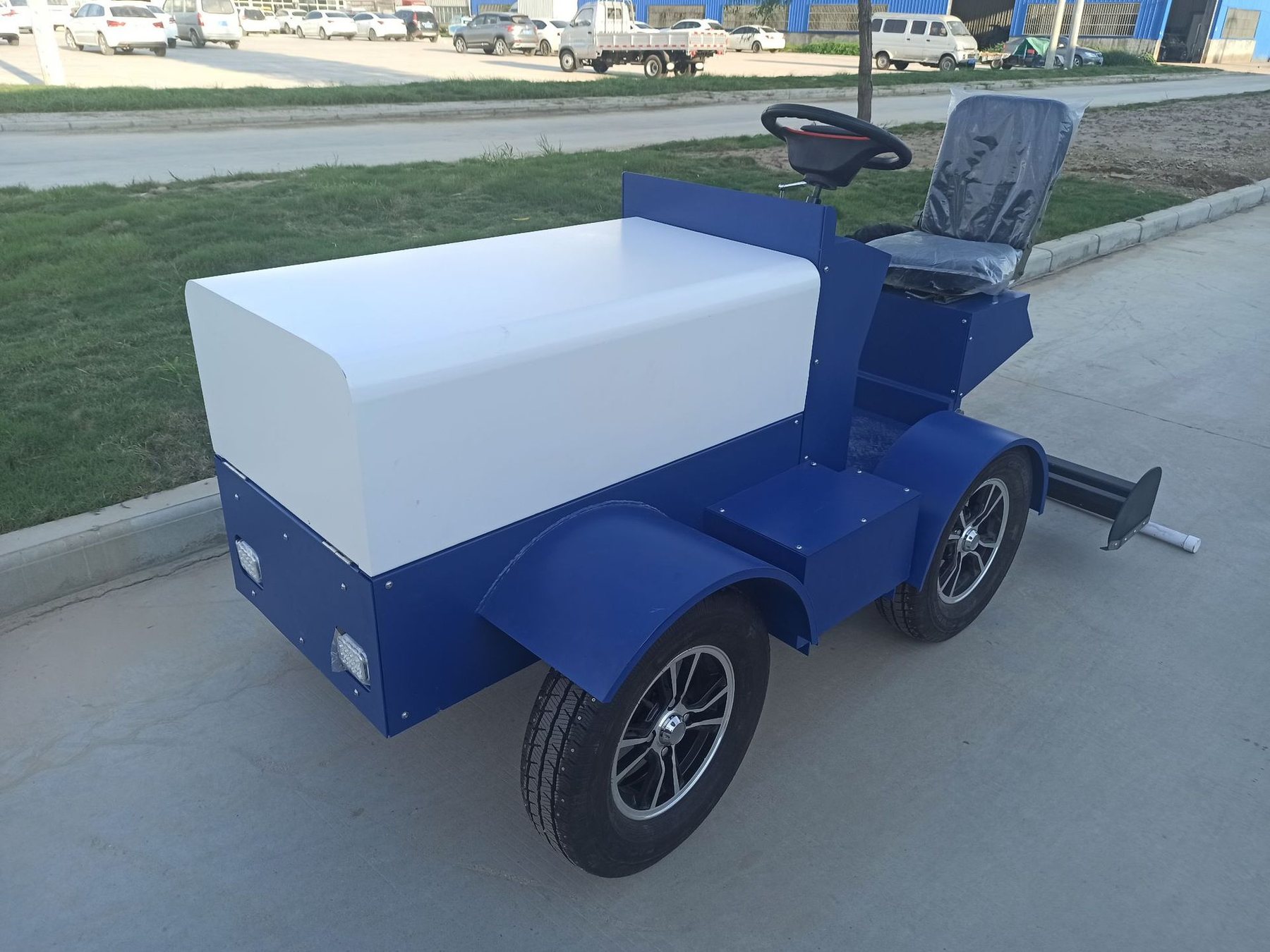 BJX Outdoor Rink Ice Resurfacer