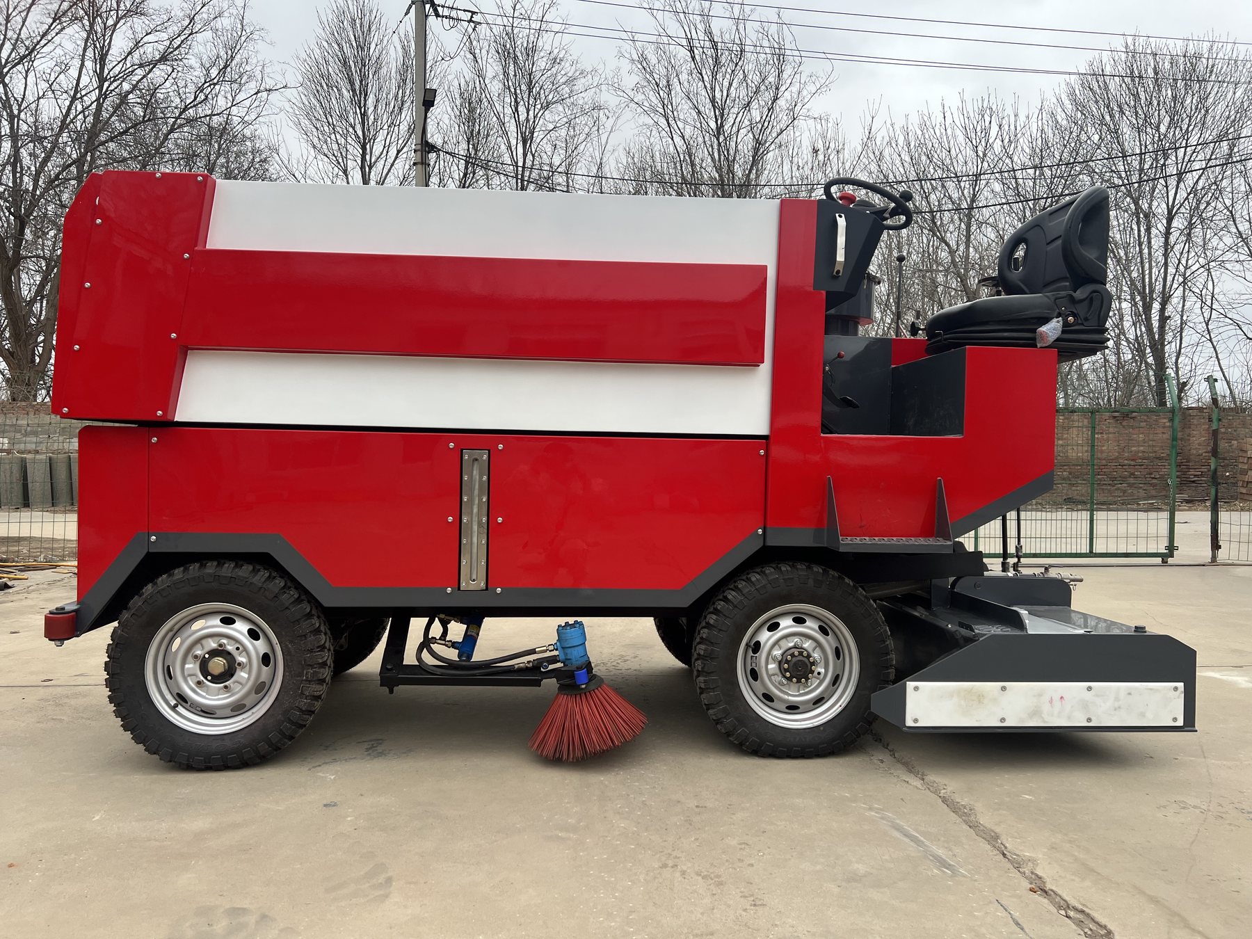 Anyikang full-size electric ice resurfacer